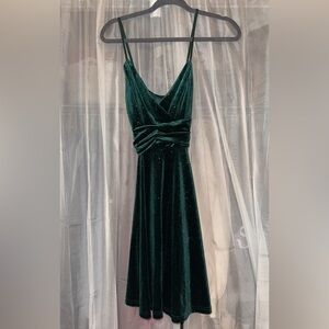 Green Velvet V-Neck Evening Dress
